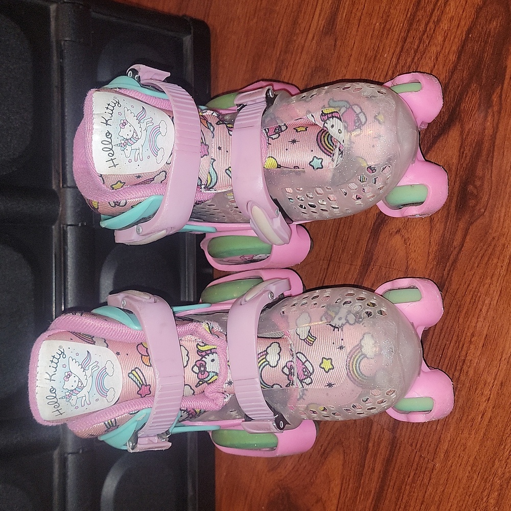 Hello Kitty Skates